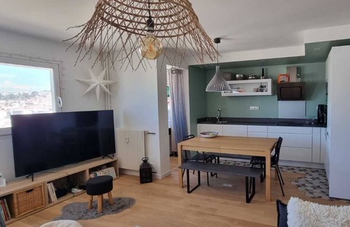 7th Arrondissement Apartment | Discover Marseille by the sea in this superb apartment