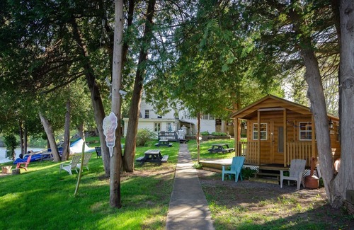 Frontenac Cabin | Discover Melody Lodge, Ontario's Best-Kept Secret Where Tranquil Nature, Adventure, and Comfort Await.