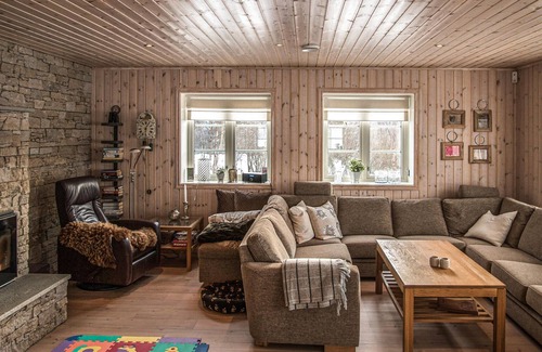Fagerhaug House | Discover Norway with this cozy vacation home.