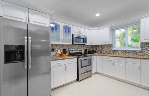 Northeast Miami House | Discover Serenity in this Tranquil Miami Home