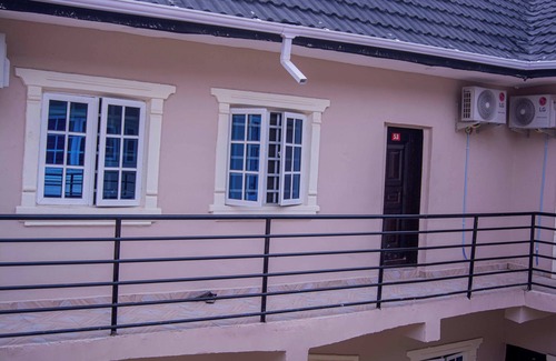 Ibadan Apartment | Discover the perfect blend of comfort in our stylish 2 bedroom apartments.