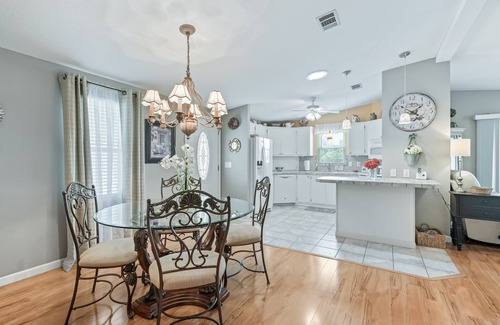 The Villages House | Discover the Ultimate Comfort and Convenience in Country Club Hills!