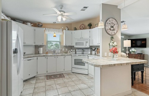 The Villages House | Discover the Ultimate Comfort and Convenience in Country Club Hills!