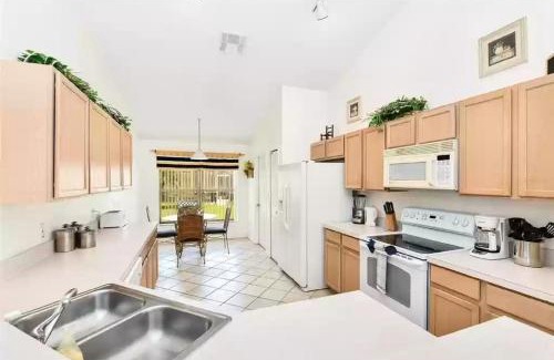 Eagle Pointe South Villa | Disney area 4-bedrooms spacious villa for rent