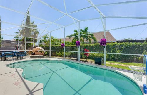 Buena Ventura Lakes House | Disney Getaway with Private Hot Tub 14 Mi to Parks