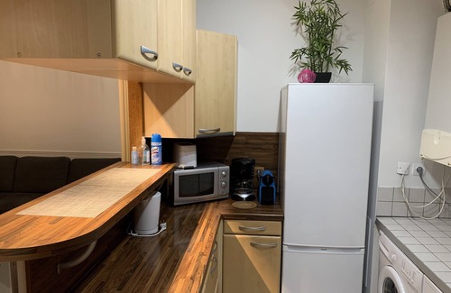 Montevrain Apartment | Disneyland Paris 3 minutes away, sleeps 8, 2 bedrooms.
