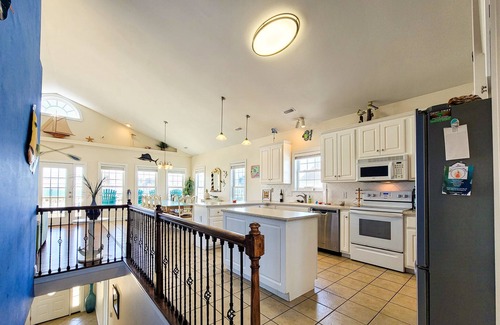 Surf City House | Dive into "Summer Days & Cooler Nights"! w/pool!