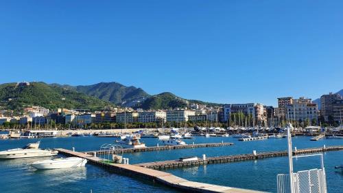 Historical Downtown Salerno Apartment | Divina Guesthouse