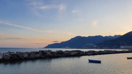 Historical Downtown Salerno Apartment | Divina Guesthouse