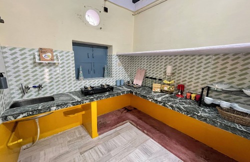 Mathura Apartment | Divine Stay- Exclusive 2BHK- SuperHost- Varanda