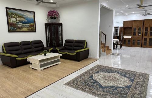 Pelabuhan Klang House | Dnur Klang Homestay