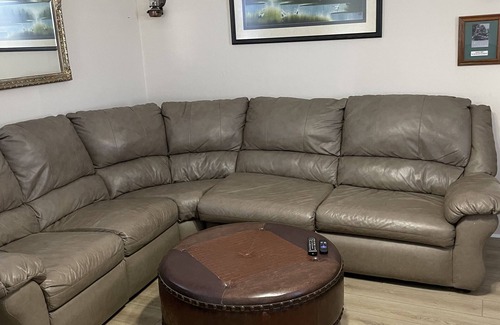 Randolph House | Doc's Hideaway, a Pet Friendly Home Near Manhattan