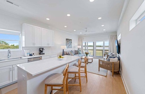Georgetown House | Dock and Dwell at the Winyah Bay Club, Pool, Outdoor Lounge/Grill and Boat Slip included!
