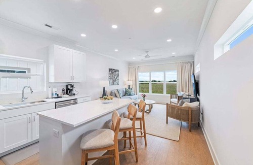 Georgetown House | Dock and Dwell at the Winyah Bay Club, Pool, Outdoor Lounge/Grill and Boat Slip included!