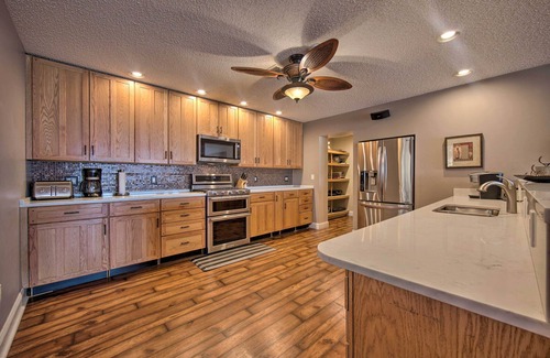 Pequea House | Dock & Hot Tub: Susquehanna River Retreat!