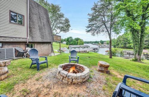 Huddleston House | Dock Sun Point