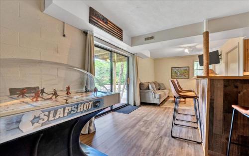 Huddleston House | Dock Sun Point