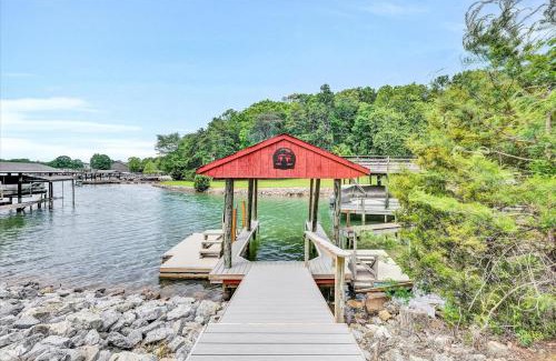 Huddleston House | Dock Sun Point