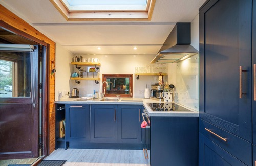 Skelwith Bridge Ski Chalet | Dock Tarn Lodge - 2-Bedroom Lodge with garden - Dogs welcome