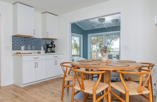 Southmont House | Dockside Retreat Lakefront Property for 10 Guests in Charming NC Town