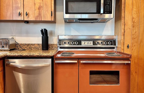 Silver Lake House | Dodger Stadium House for Rent! 5bedroom 3 Bath, with private patio!