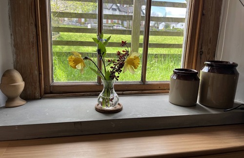 Airton Cottage | DOFFERS COTTAGE, character holiday cottage, with open fire in Airton
