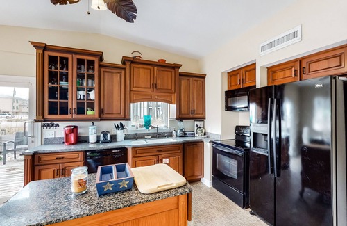 Villa Segunda House | Dog-friendly beach home with expansive deck, amazing views, & outdoor shower