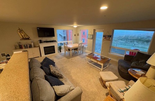 Westport Condo | Dog-friendly Beach Condo in wonderful Westport with fitness room, pool and more