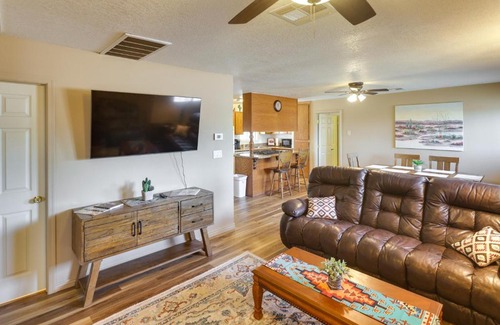 Bullhead City House | Dog-Friendly Bullhead City Home - Walk to Beach!