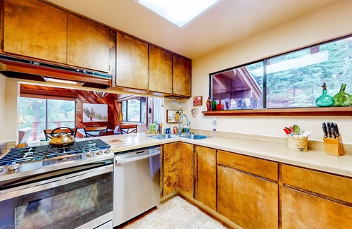 Carnelian Bay House | Dog-friendly cabin near lake/skiing with fireplace, deck, & W/D