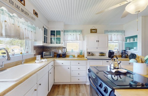 Beaufort House | Dog-friendly coastal home with enclosed yard, gas grill and fire-pit