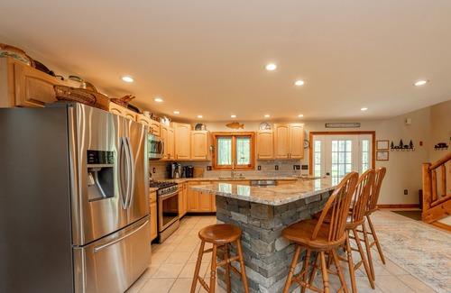 Swanton House | Dog Friendly Deep Creek Gem w/Dock & Pool Table