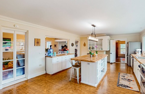 Landrum House | Dog-friendly farmhouse with hot tub, outdoor areas, & 3 fireplaces