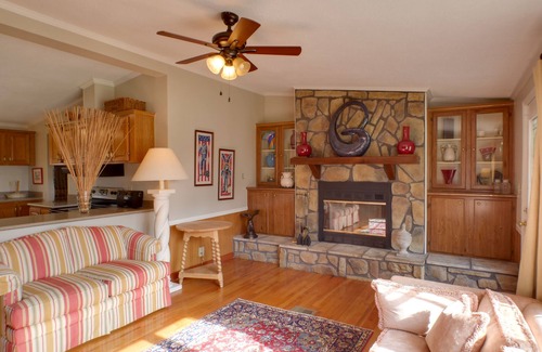 Rising Fawn House | Dog-Friendly Georgia Home w/Grill & Fishing Pond!
