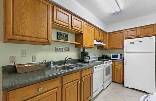 Navarre Beach House | Dog-friendly getaway near beaches w/AC & washer/dryer - snowbirds welcome