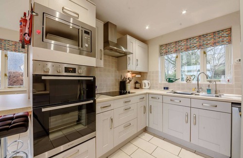 Blockley House | Dog friendly holiday cottage in the Cotswolds with cinema room and superb garden - Landgate House