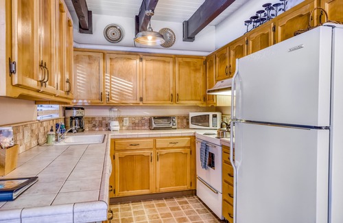 Serene Lakes House | Dog-friendly home with washer/dryer & wood stove