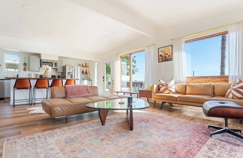 Yucca Valley House | Dog Friendly +Hot Tub +Pool +Fire Pit +King Beds