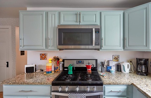 Kingston House | Dog friendly house with fenced yard in Kingston's Midtown Arts District