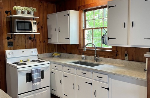Jefferson City House | Dog Friendly Lakefront Cabin with Amazing Sunset Views & New Boat dock.