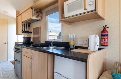 Towyn House | Dog Friendly* Lovely Caravan by the Beach, 4 Berth, Towyn, North Wales