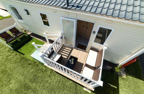 St George House | Dog Friendly Lovely Caravan 4 Berth Towyn North Wales Read full host details before booking Mon in to Fri out Fri in to Mon out Mon to Mon Fri to Fri ONLY