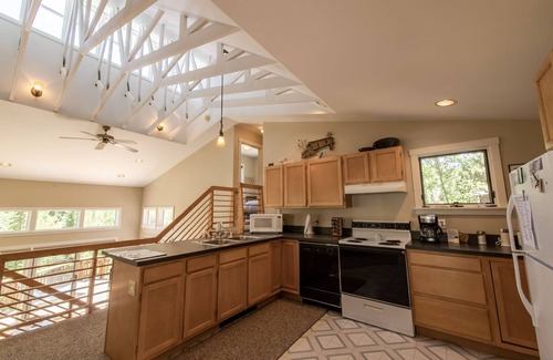 Garfield House | Dog Friendly Mountain High!