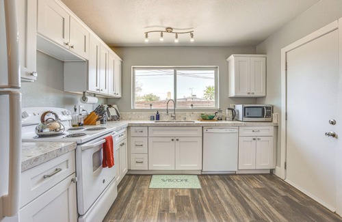 North Las Vegas House | Dog-Friendly North Las Vegas Home ~ 9 Mi to Strip!