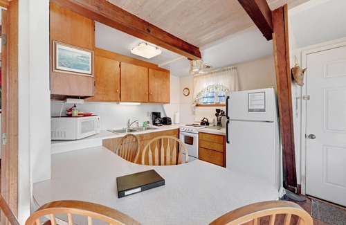 Otter Rock Ski Chalet | Dog-Friendly Oceanfront Chalet with Views of Pacific