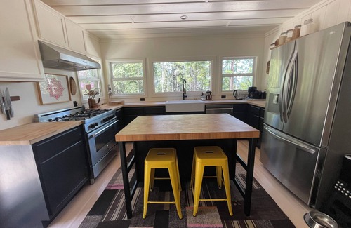 Philo House | Dog-friendly Ridgetop Home - a retreat in Elk 15 minutes from Anderson Valley