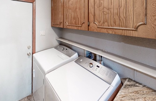 Seguin House | Dog-Friendly, Riverfront Getaway w/ Private Dock, Free WiFi & Washer/Dryer!