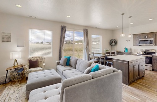 Garden City House | Dog-friendly townhouse with mountain view, fireplace, central AC, & washer/dryer