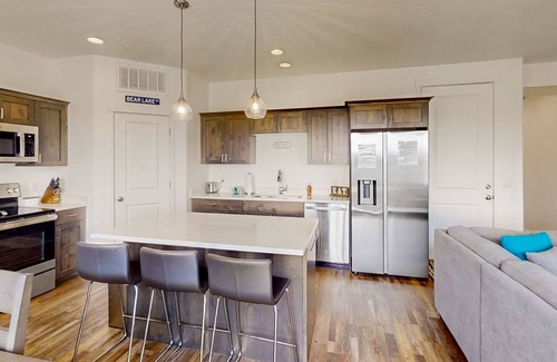 Garden City House | Dog-friendly townhouse with mountain view, fireplace, central AC, & washer/dryer