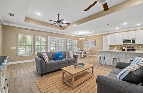 Laguna Beach Estates House | Dog Friendly Vacation Just 2 Blocks from the Beach! 14+ & 21+ Day Discounts!